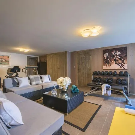 Entire Chalet Private Luxe تينْيِ