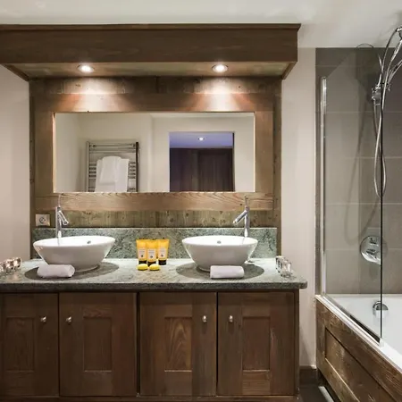 Entire Chalet Private Luxe דירה *